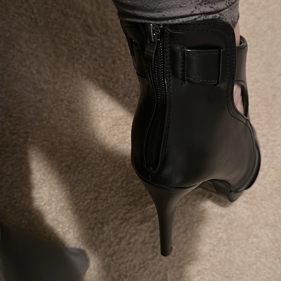 Black stiletto - Picture 3 of 5